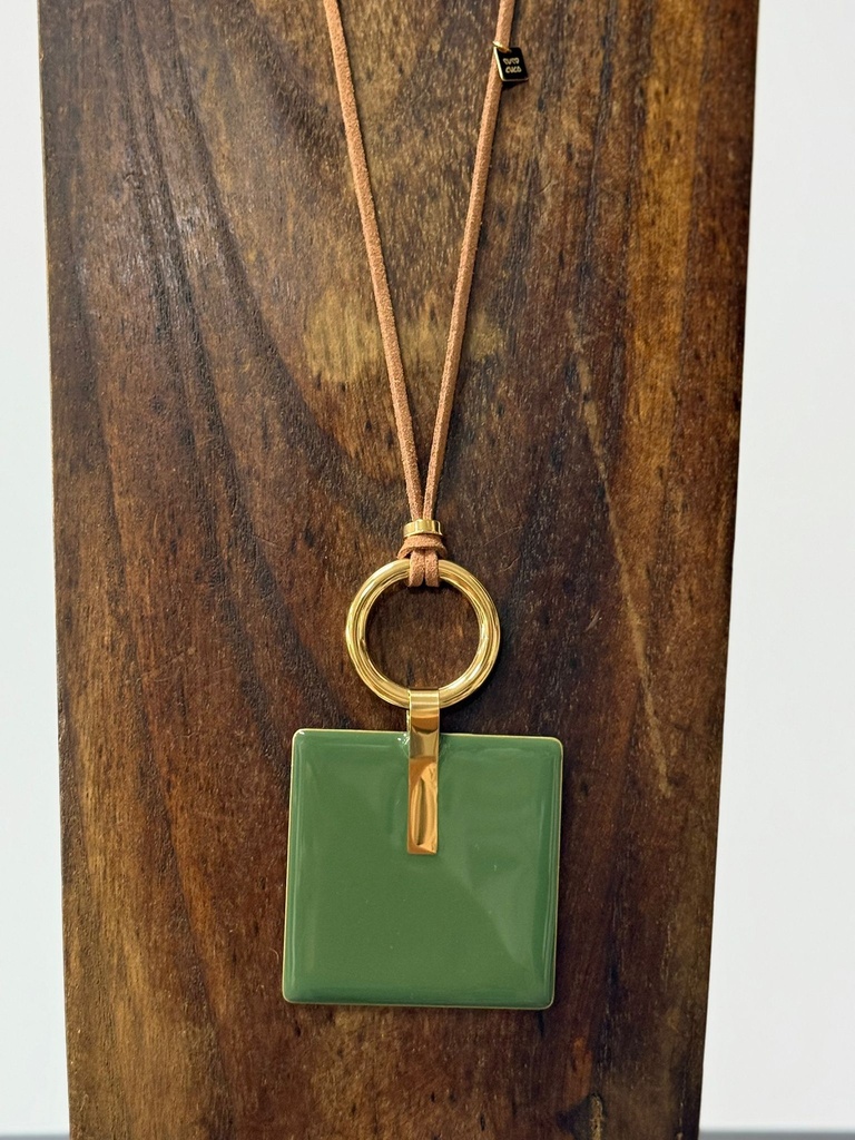 Collar Cuadrado Verde