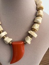 COLLAR CUERNO CORAL