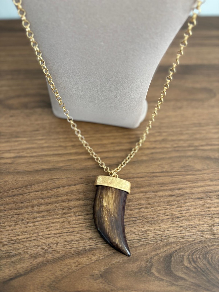 COLLAR CUERNO LARGO MARRON