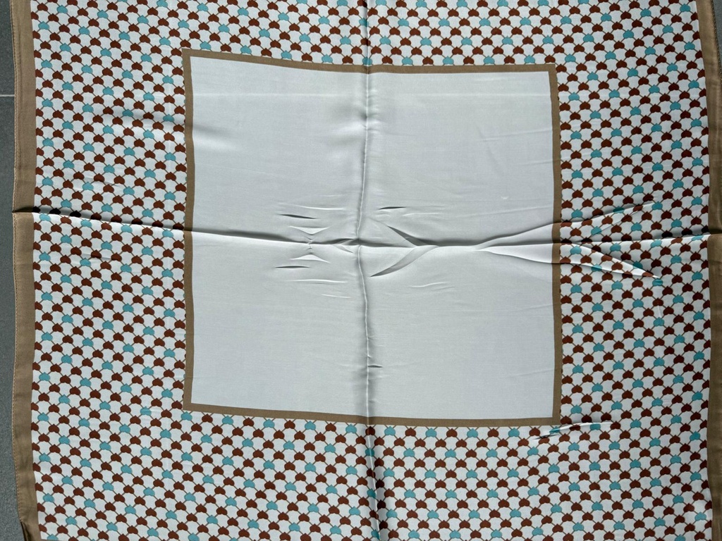 Pañuelo CORAZONES Beige