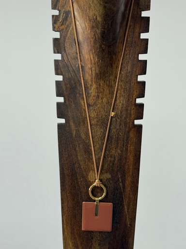 Collar Cuadrado Maquillaje